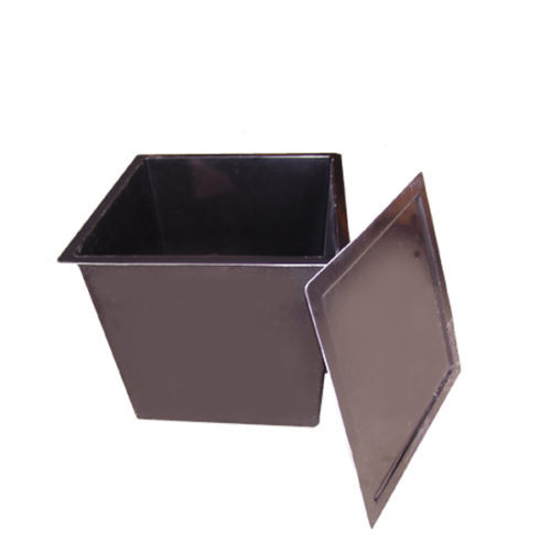 Pumpenschacht Polyester mit Deckel 2 Bohrungen